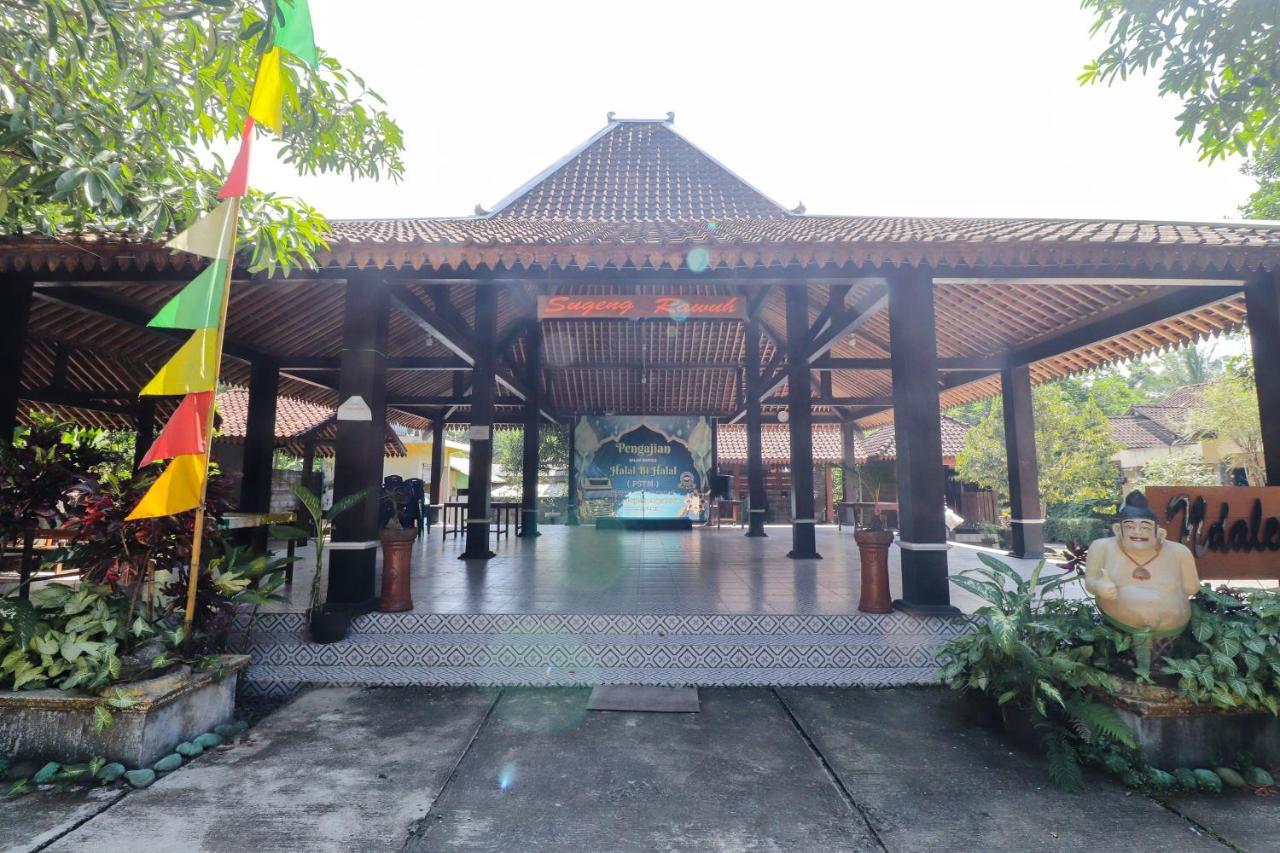 Omah Rohadi Syariah By Ndalem Beong Hotel Магеланг Екстериор снимка