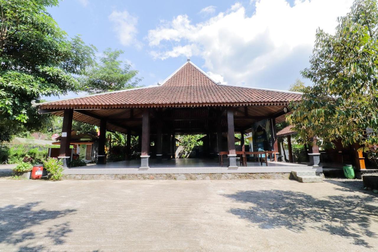 Omah Rohadi Syariah By Ndalem Beong Hotel Магеланг Екстериор снимка