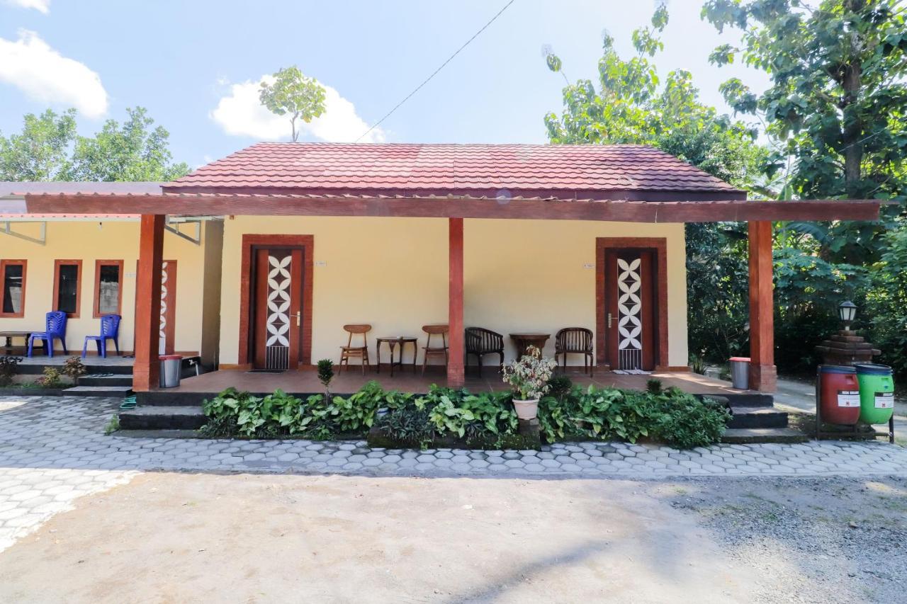Omah Rohadi Syariah By Ndalem Beong Hotel Магеланг Екстериор снимка