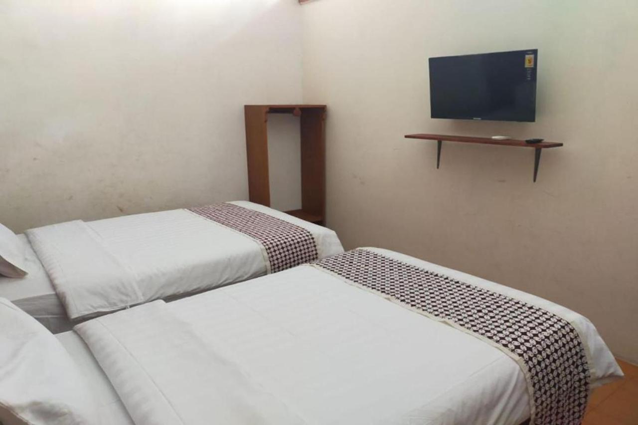 Omah Rohadi Syariah By Ndalem Beong Hotel Магеланг Екстериор снимка